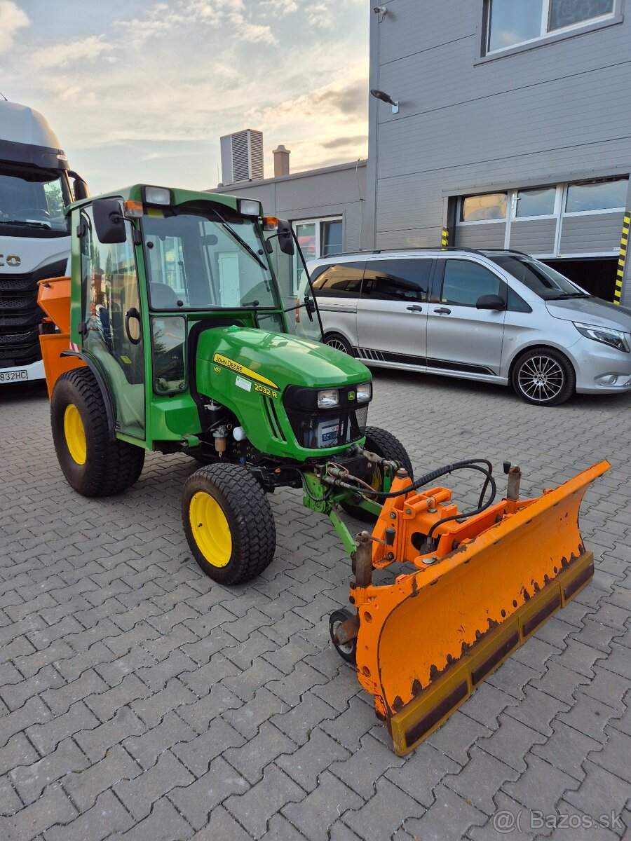 JOHN DEERE malotraktor, zimní údržba, 4x4