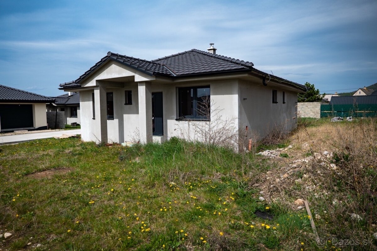 Novostavba 4-izbového bungalovu v Košeci
