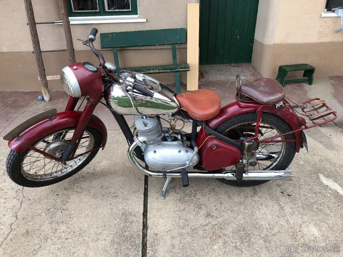 Ogar 350 typ 12, pérák 350 r.v. 1948 - výrobní číslo 132