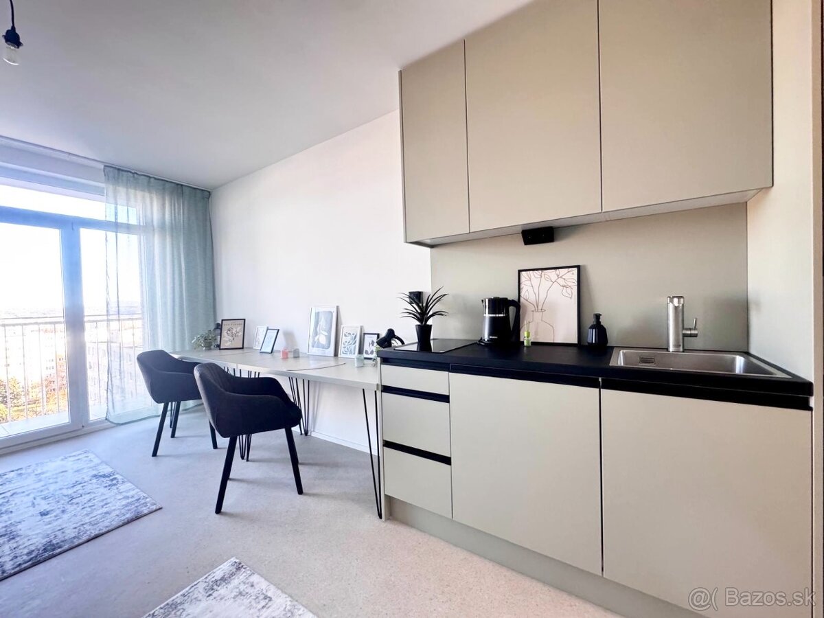 NA PRENÁJOM NOVO-ZREKONŠTRUOVANÁ GARSONKA