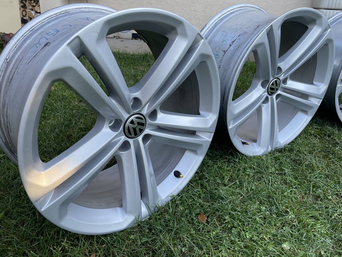 MALLORY orig.VW TIGUAN R-LINE  5x112 9j x19 ET 33