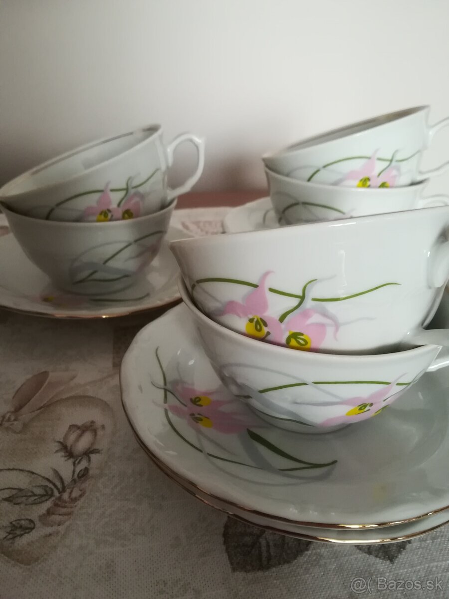 Porcelánové šálky 6+6+4+4