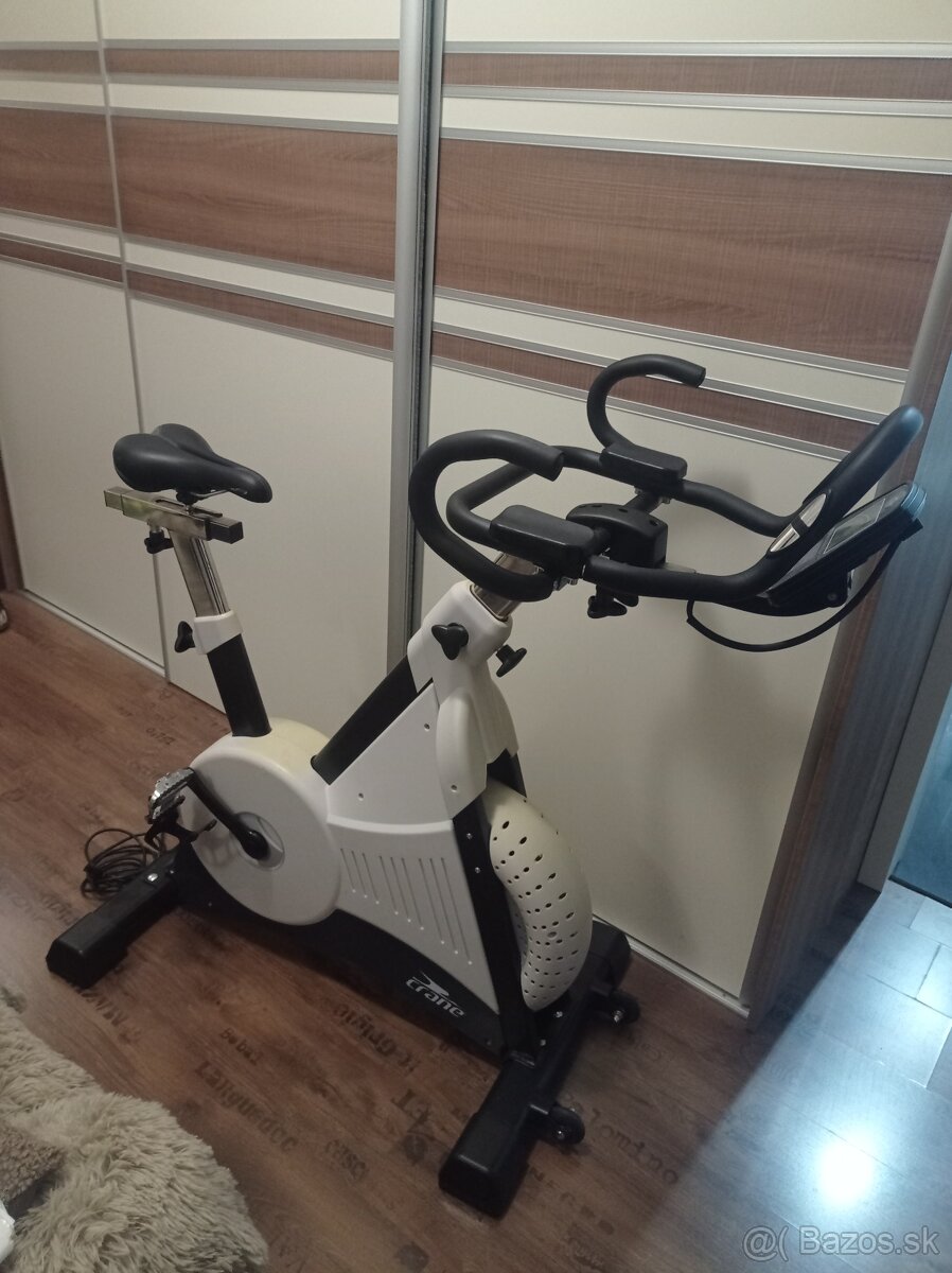 spinningový bicykel