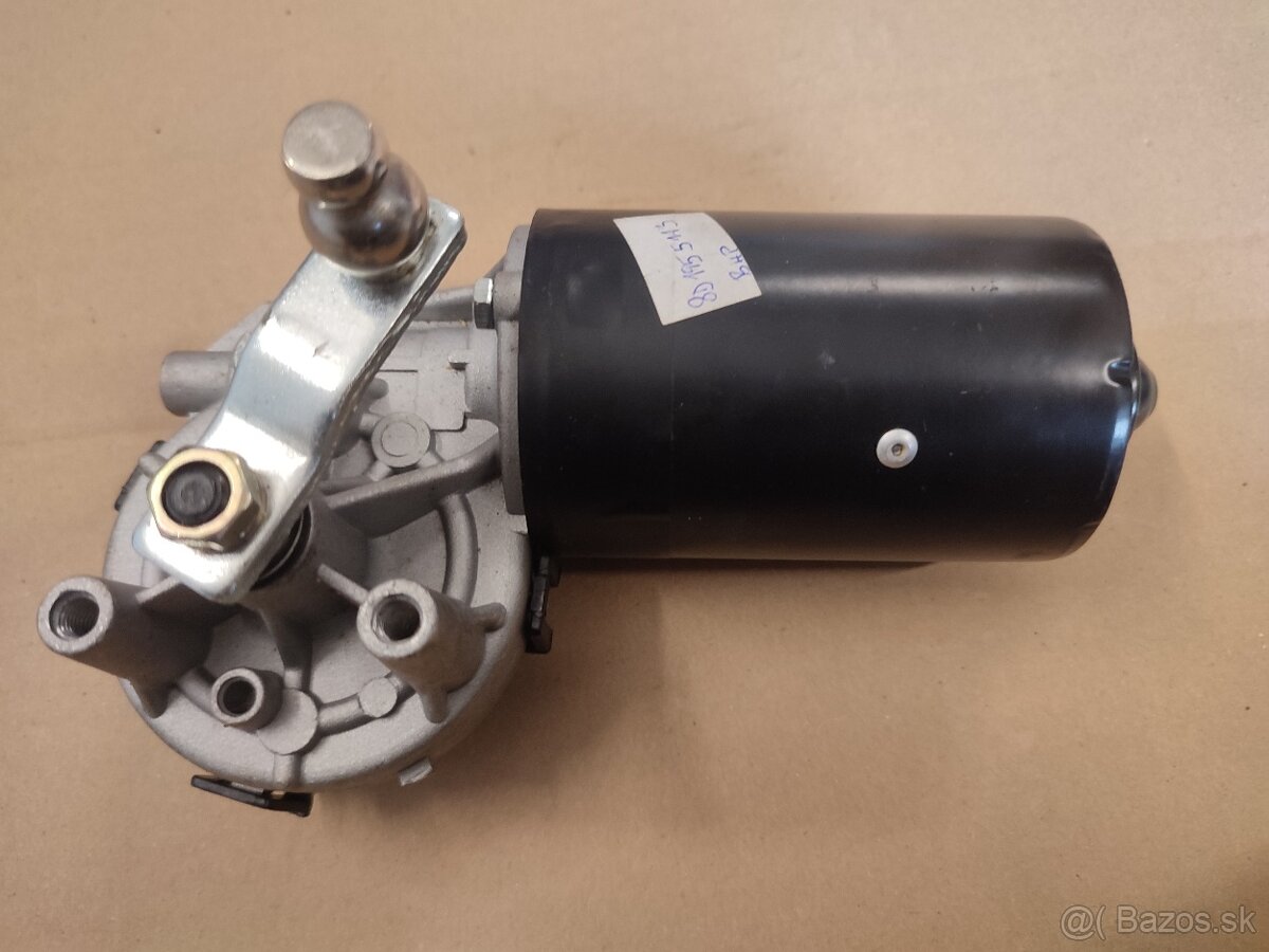 Motor strieračov Passat, Superb
