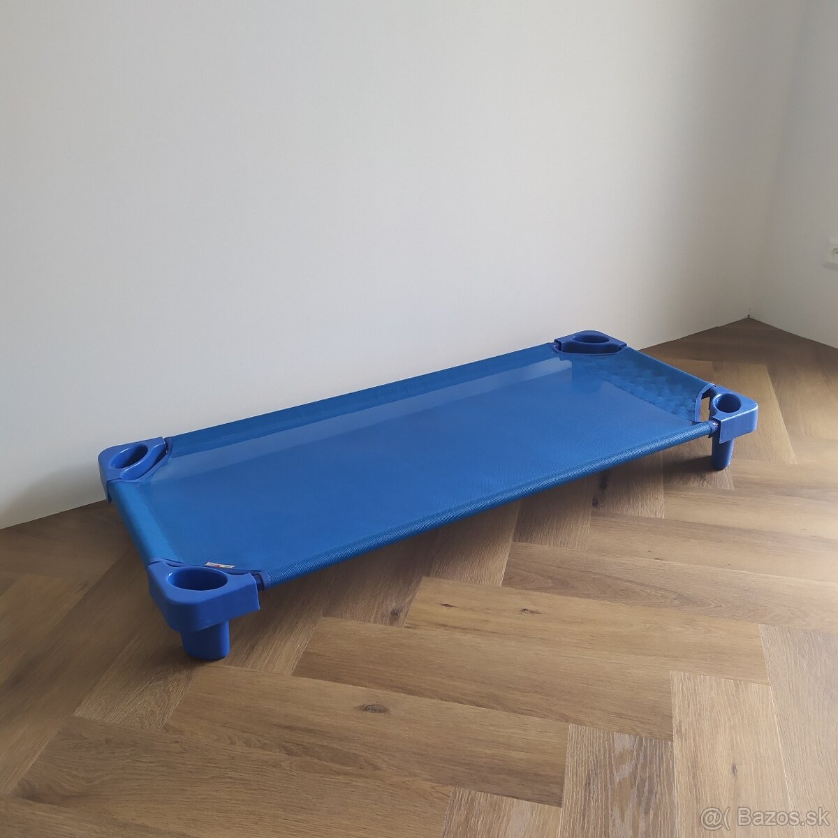 Vyvišeny pelech do koterca