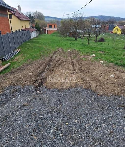 NA PREDAJ STAVEBNÝ POZEMOK – LEN 4 km OD KOŠÍC