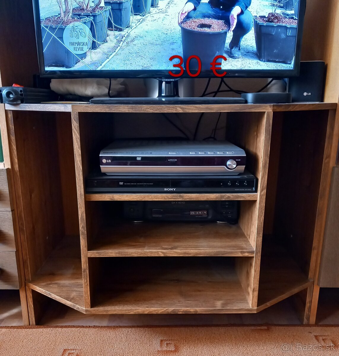 Stolik pod televízor