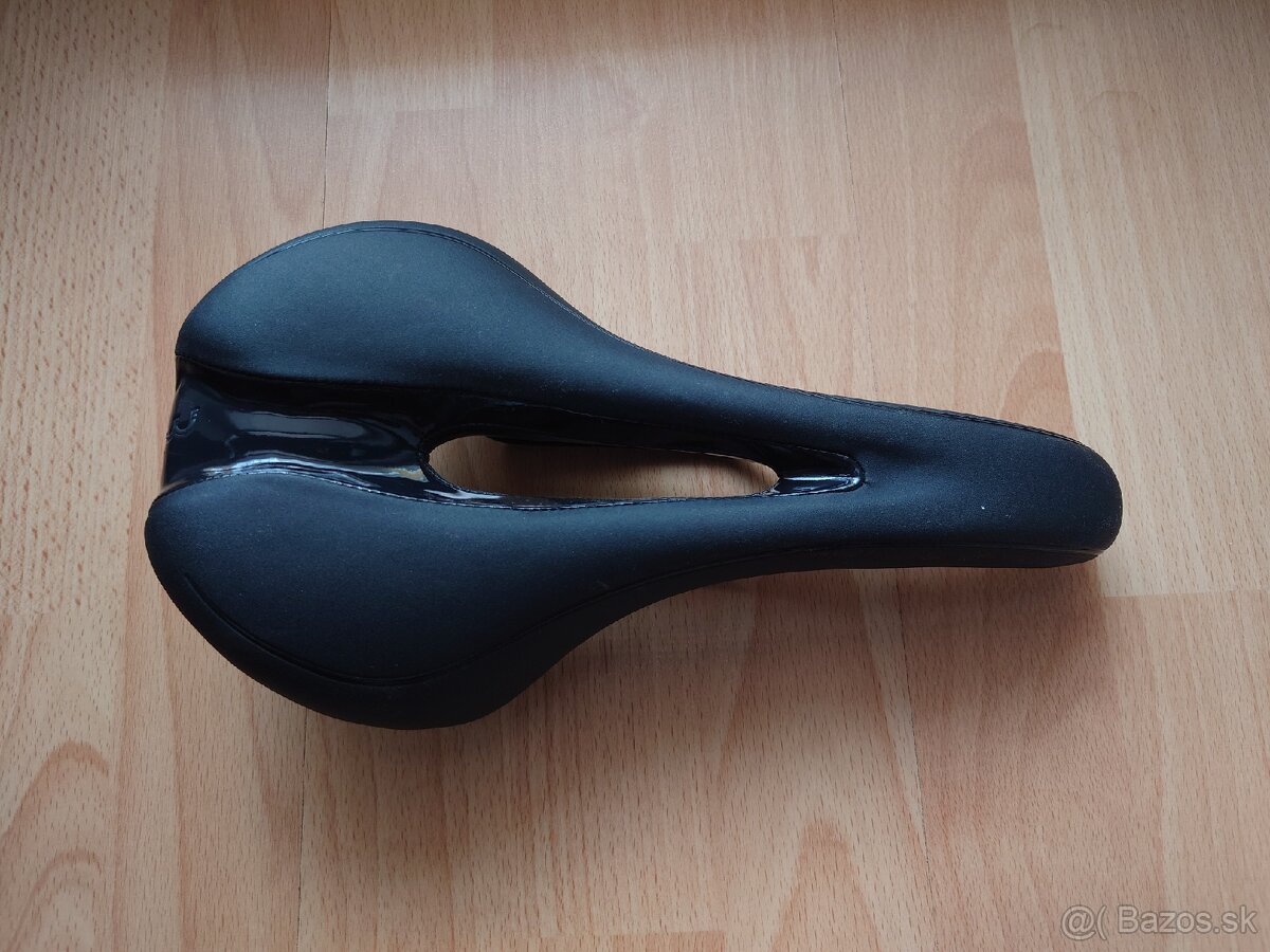 Sedlo BBB SportComfort Anatomic 150mm