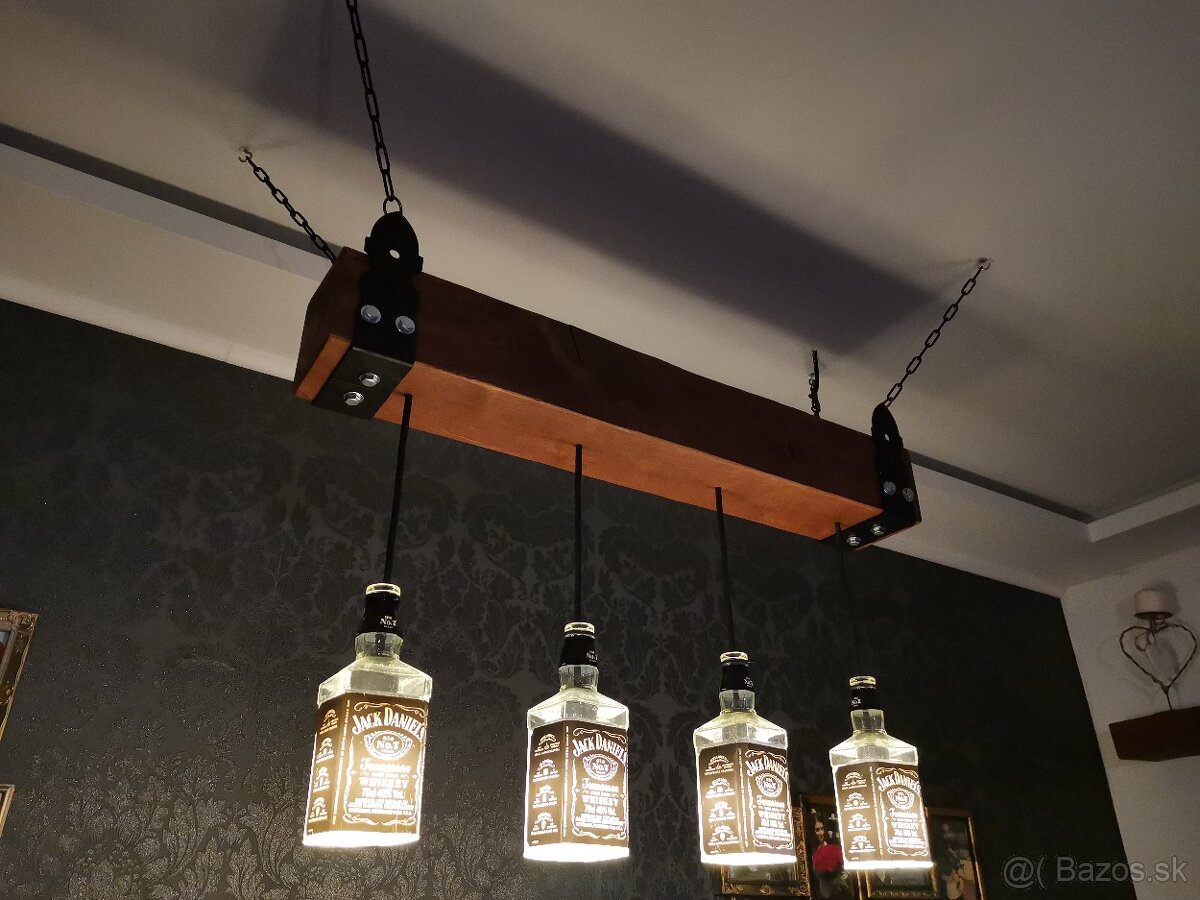 drevený luster Jack Daniels
