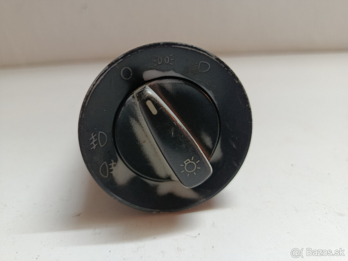 vypinac svetiel seat toledo 1m1941531e 20€