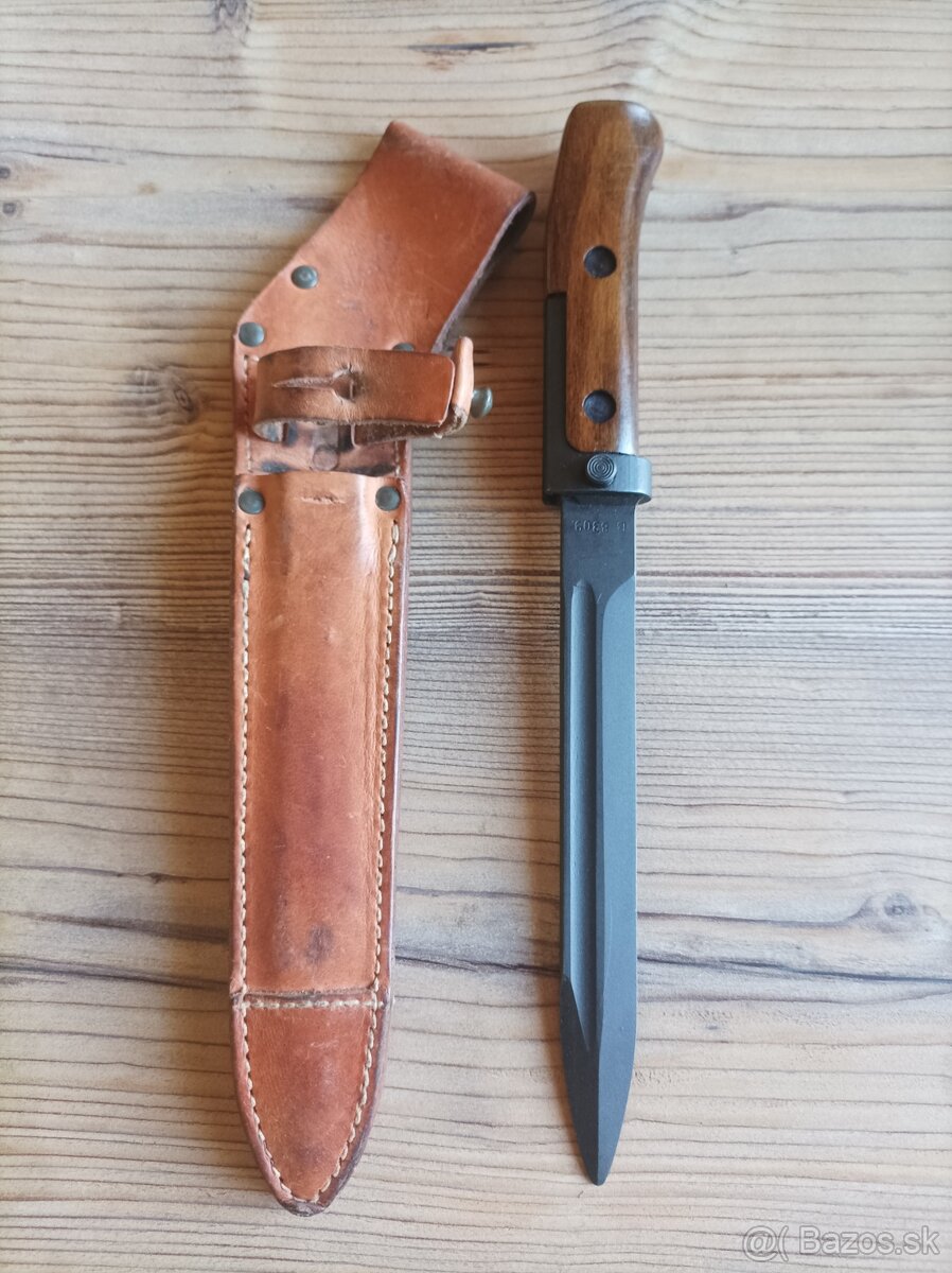 1. varianta, plné nýty, bodák vz. 58