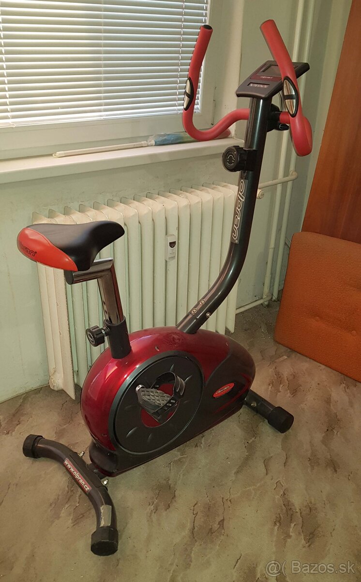 stacionárny bicykel.