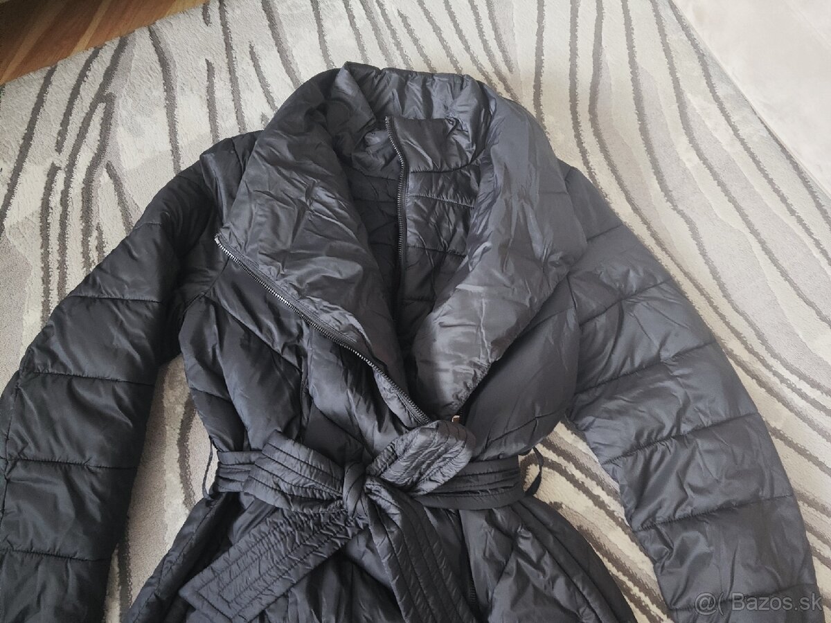 Dlhá čierna bunda zn.Medicine