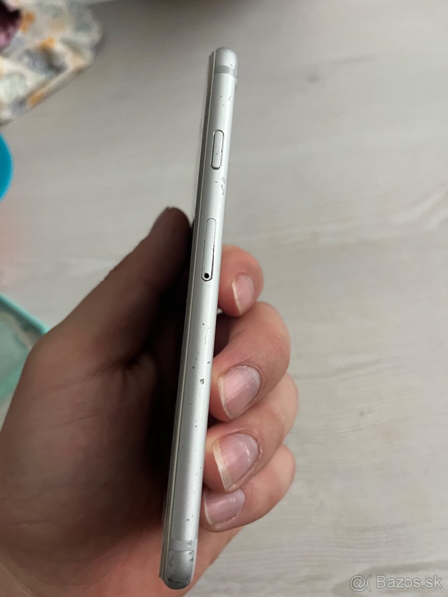 iPhone 6s a iPhone SE 2020