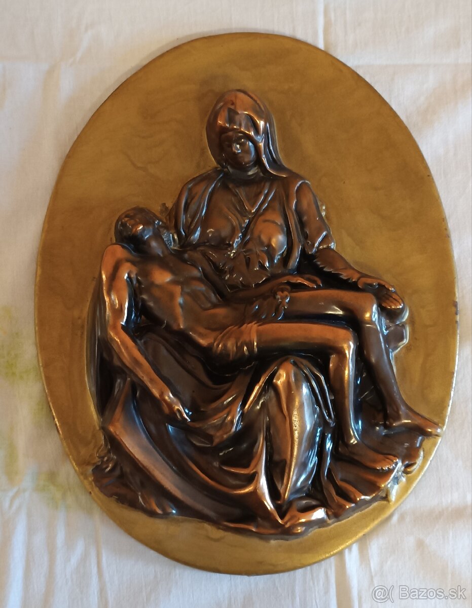 Nástenný reliéf - Panna Mária s Ježišom v náručí