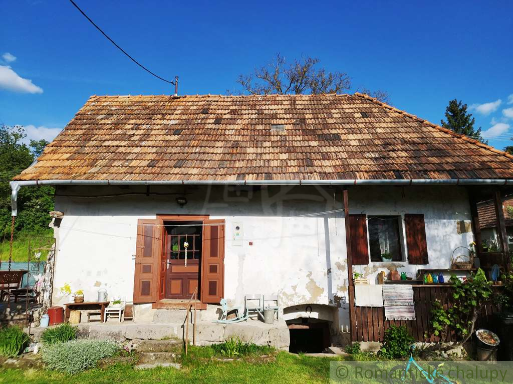 Útulná chalupa blízko Štiavnických tajchov v tichej obci J