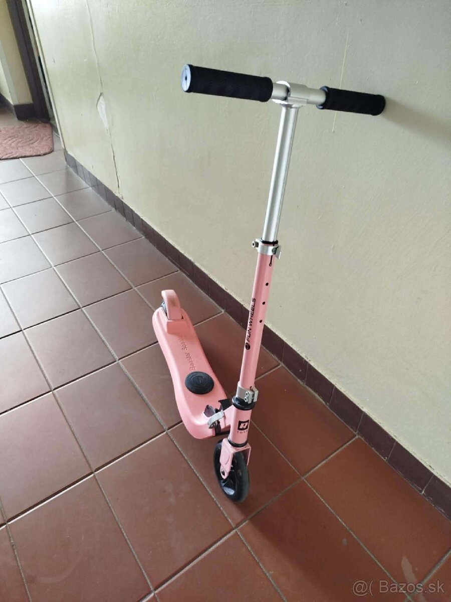 Predám zachovalu elektrickú kolobežku