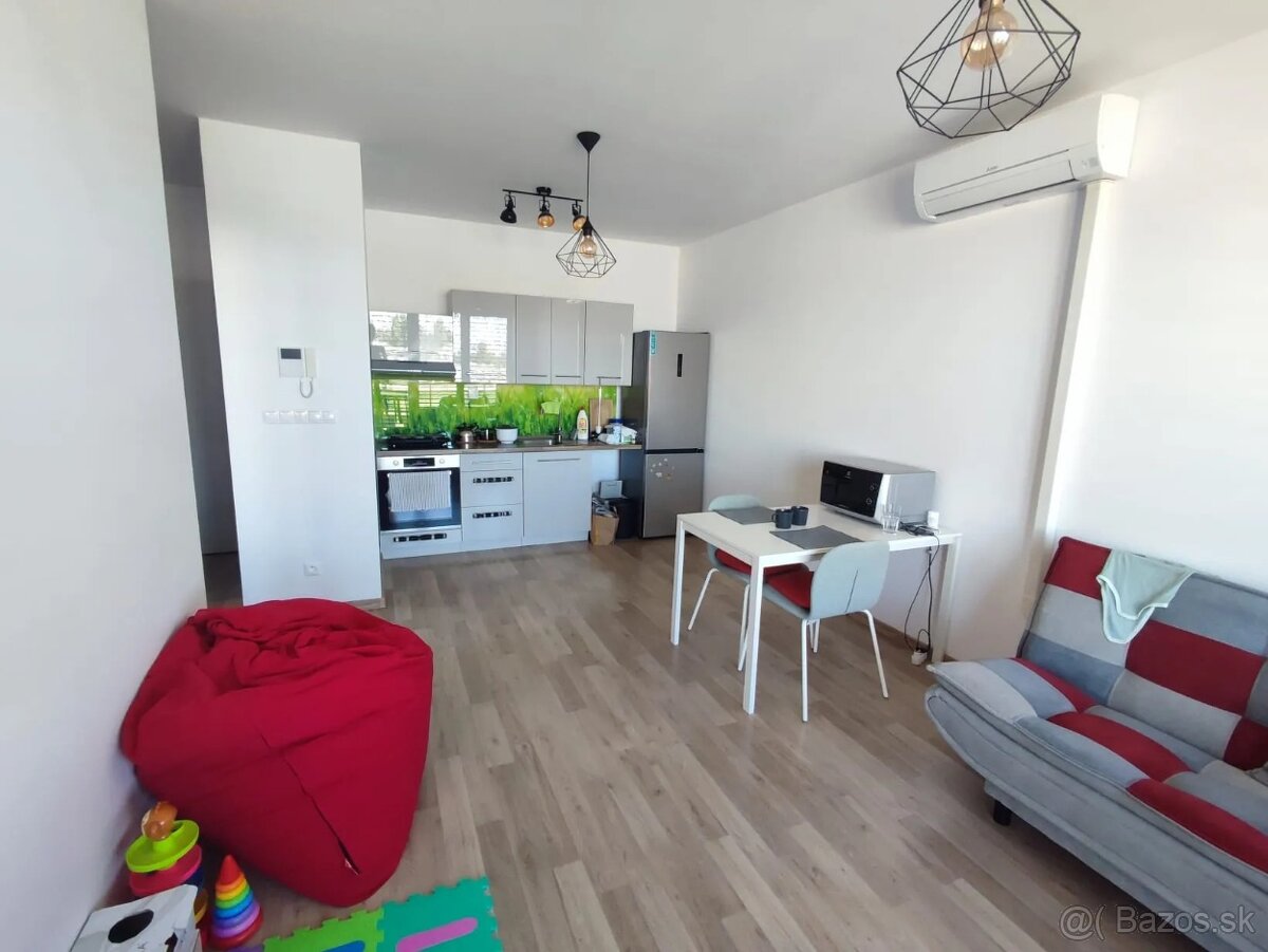 Realitný kancelária REALADR s.r.o.