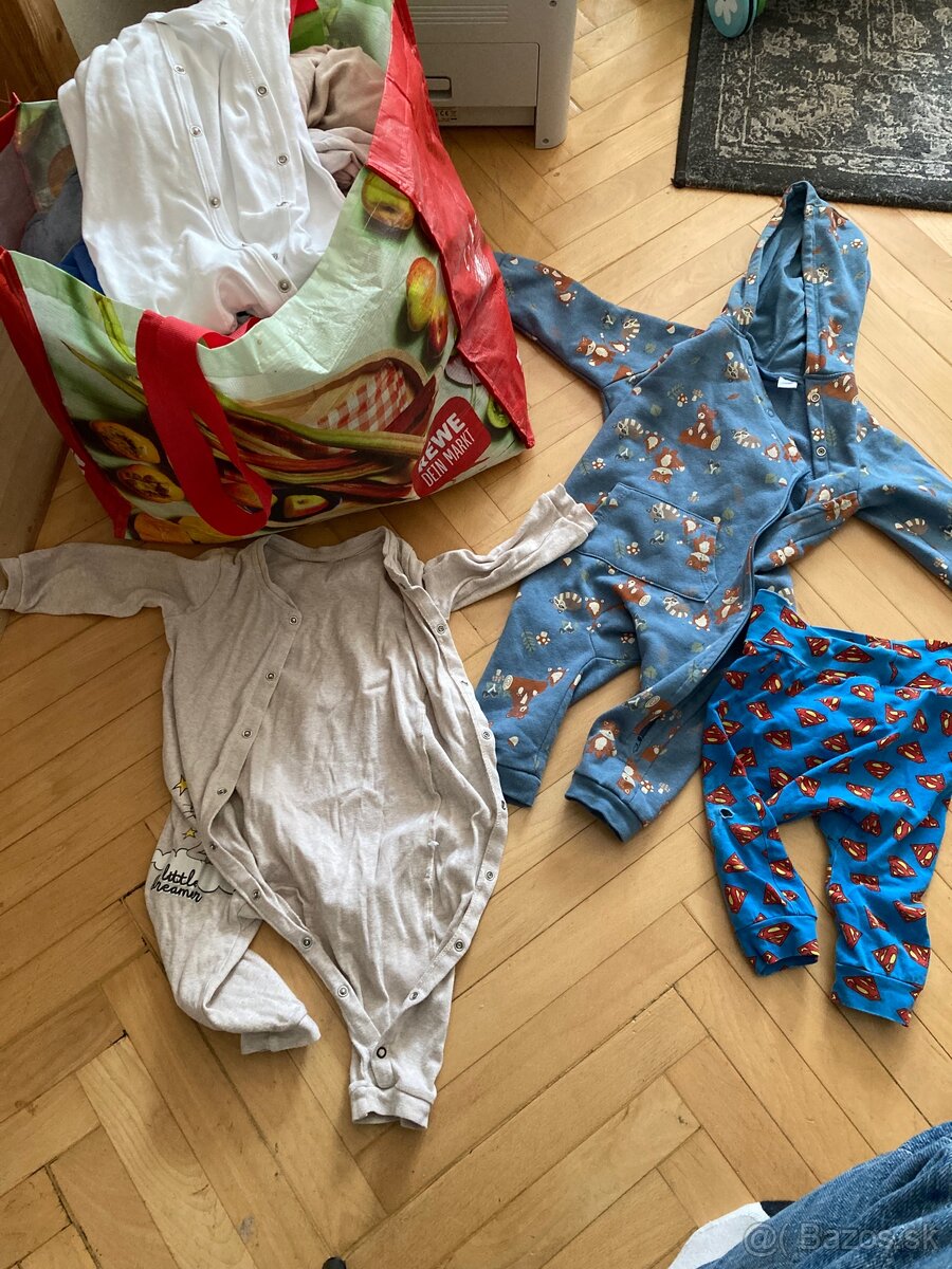 3x tašky oblečenia 68–80 (chlapčenské) za kávu