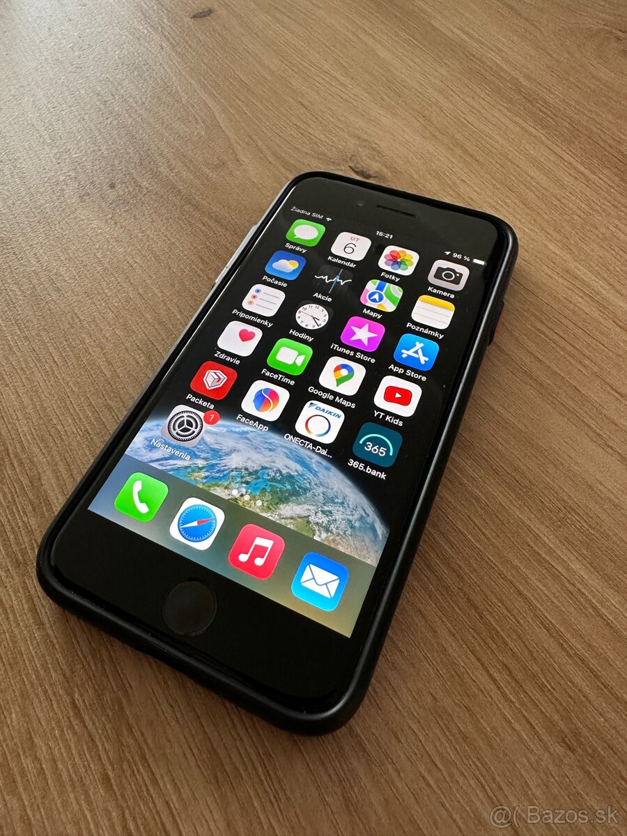 iPhone SE 128GB čierny