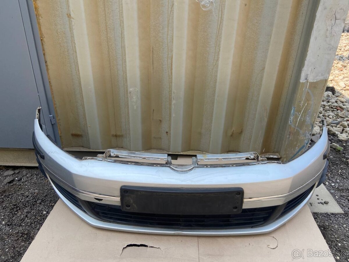 Predám predný nárazník – VW Golf 6 (2009-2012)