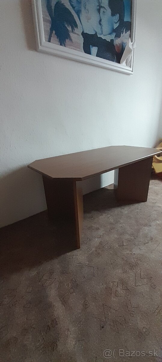 konferenčný stolík