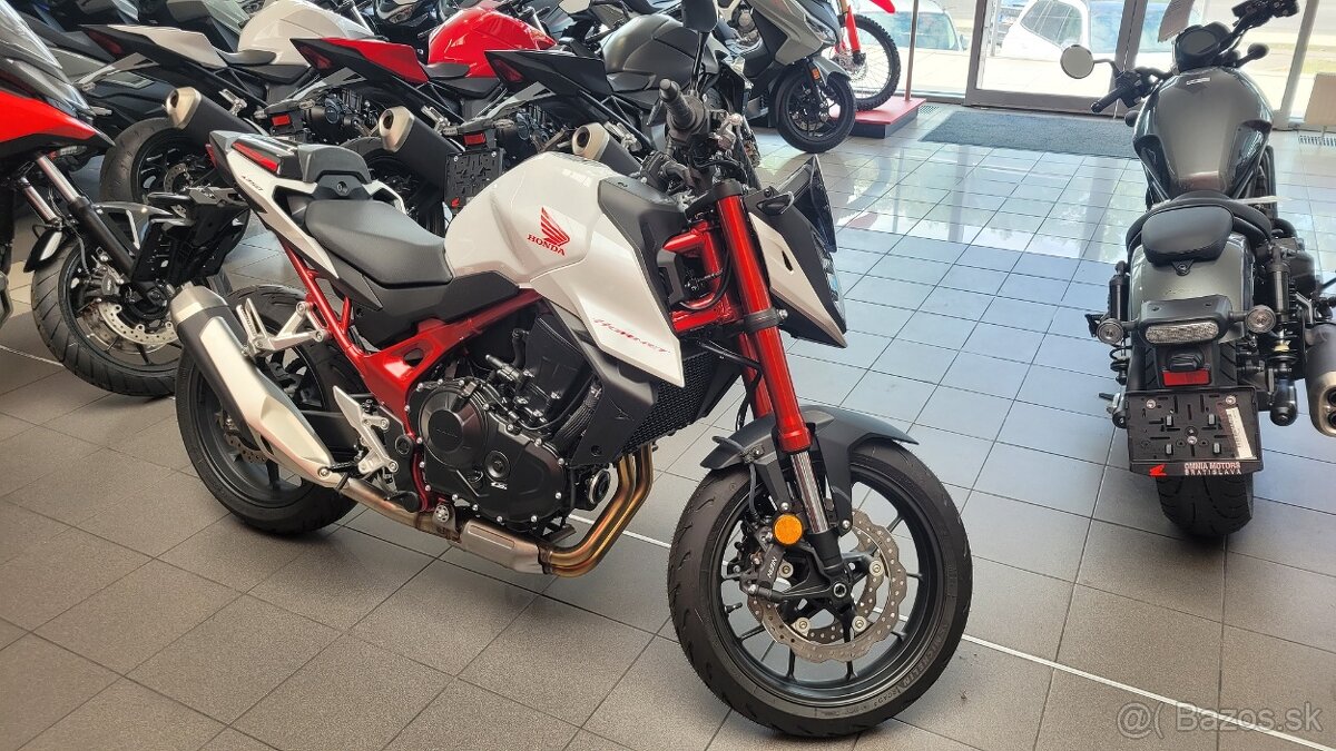Honda CB750 Hornet Nová