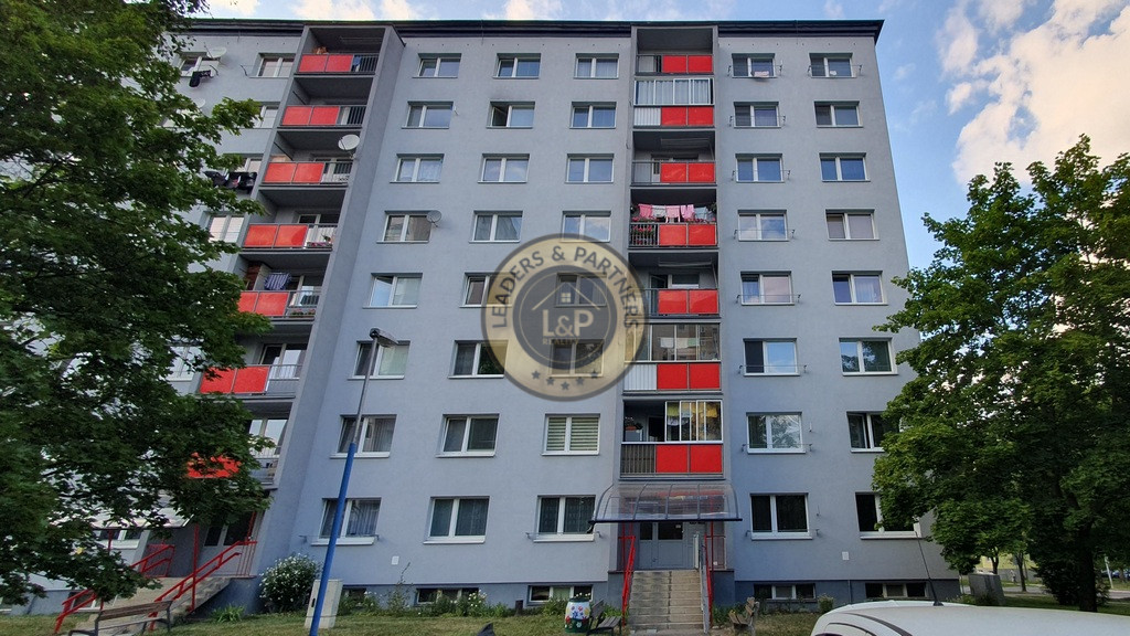 PREDAJ: 3 izbový byt 68 m2 + loggia ul. L. Svobodu