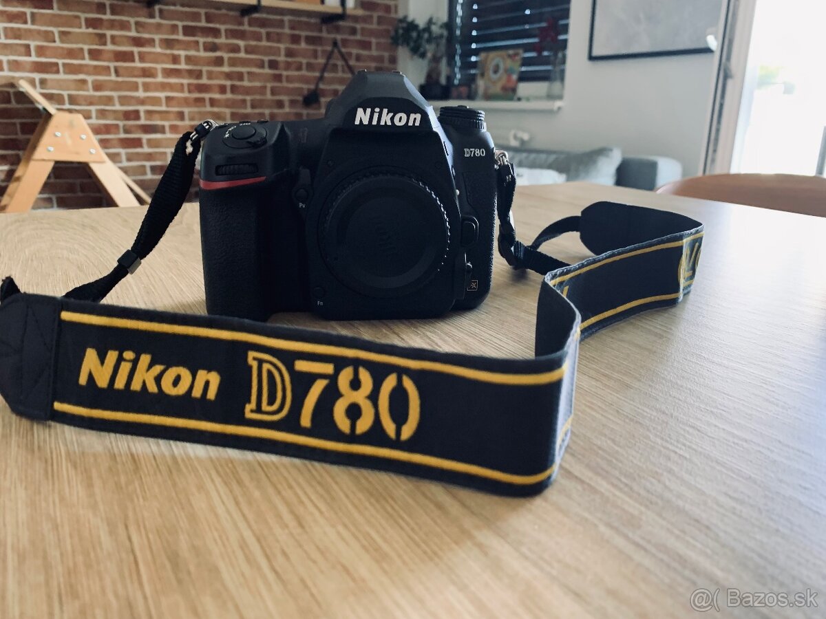 Zrkadlovka Nikon D780