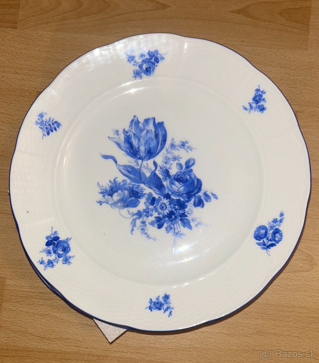 Predám porcelánový set tanierov