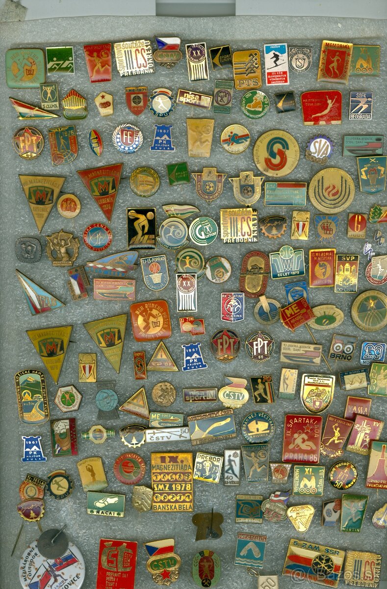 Predám športové  odznaky  150 ks