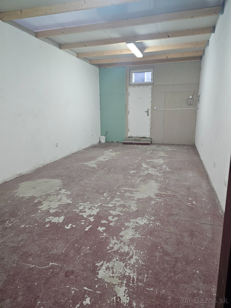 Prenájom skladových priestorov Južná trieda 66