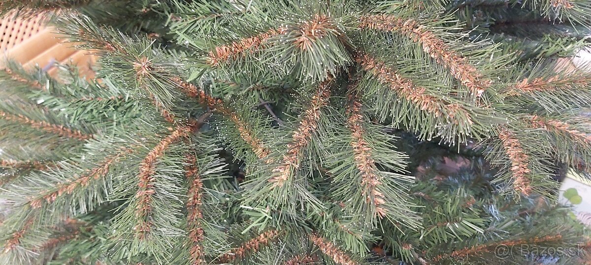 Umelý vianočný stromček 3D 210cm