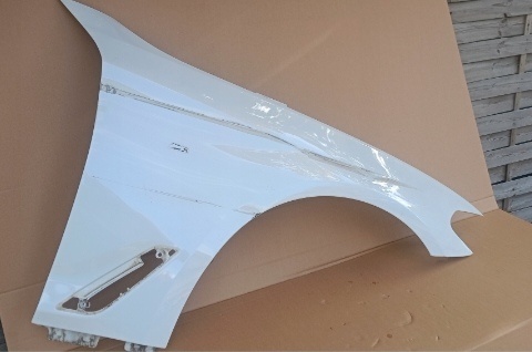 BMW 5 predný blatník