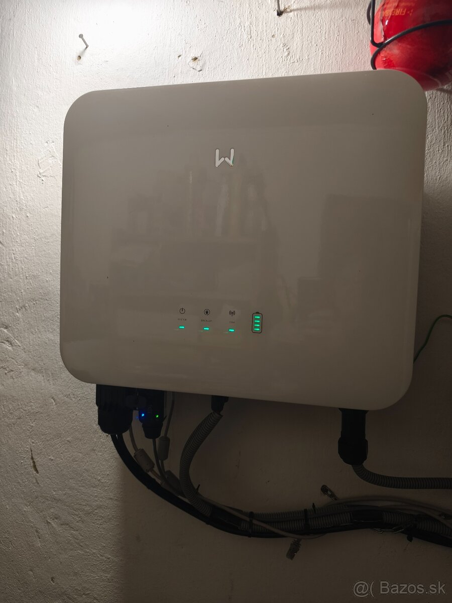 Predam hybridne solarne menice