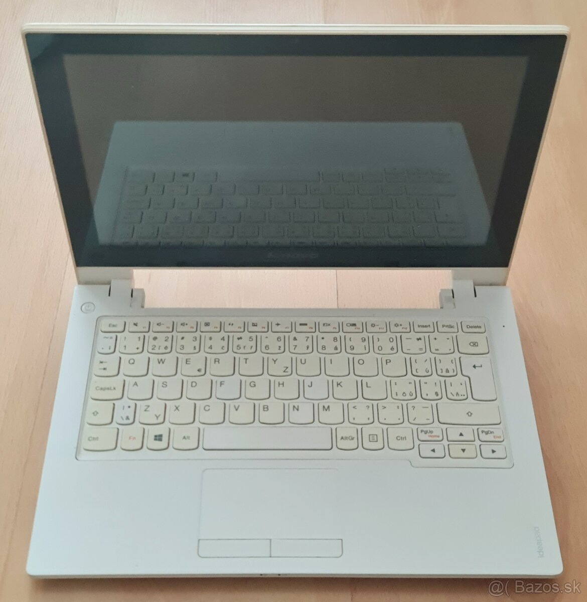 Lenovo Z546 a Asus Eee PC 1000H