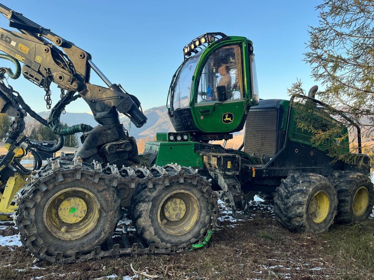 John Deere 1270G