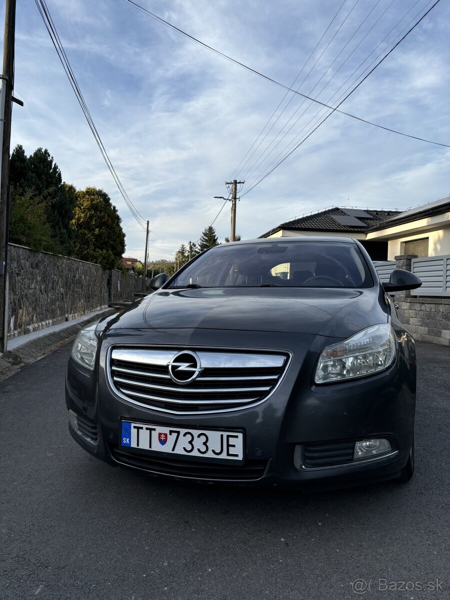 Predám Opel Insignia - šedá metalíza