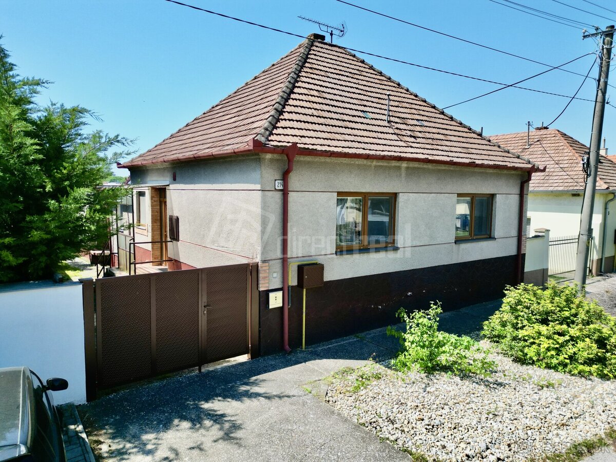 Čiastočne zrekonštruovaný dom so záhradou až 650 m2…