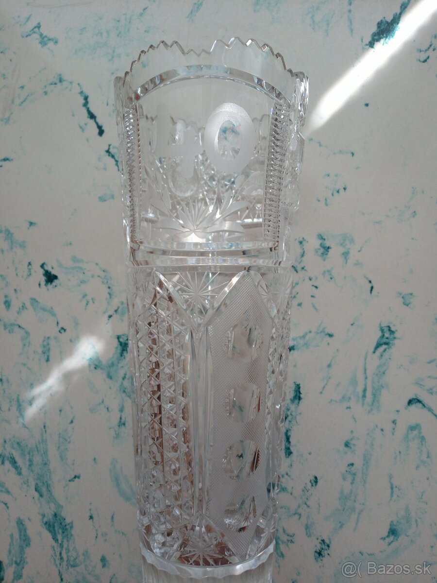 Brúsená váza 40
