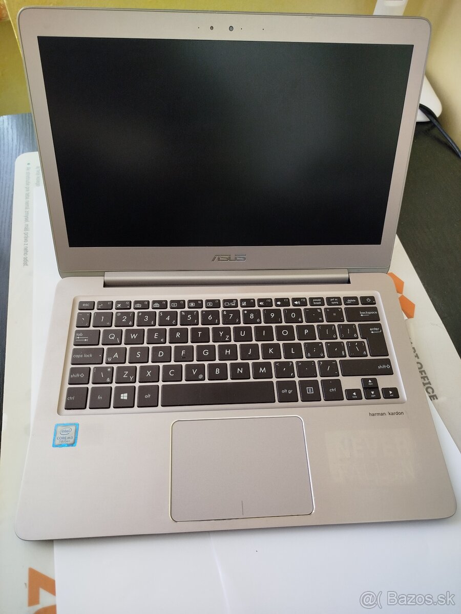 Asus Zenbook UX330C