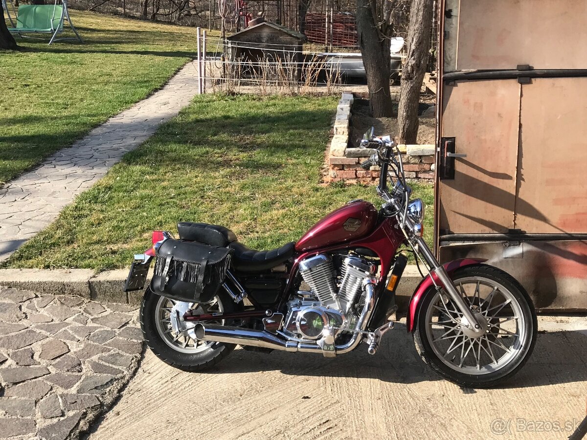 Suzuki Intruder VS 700 REZERVOVANA
