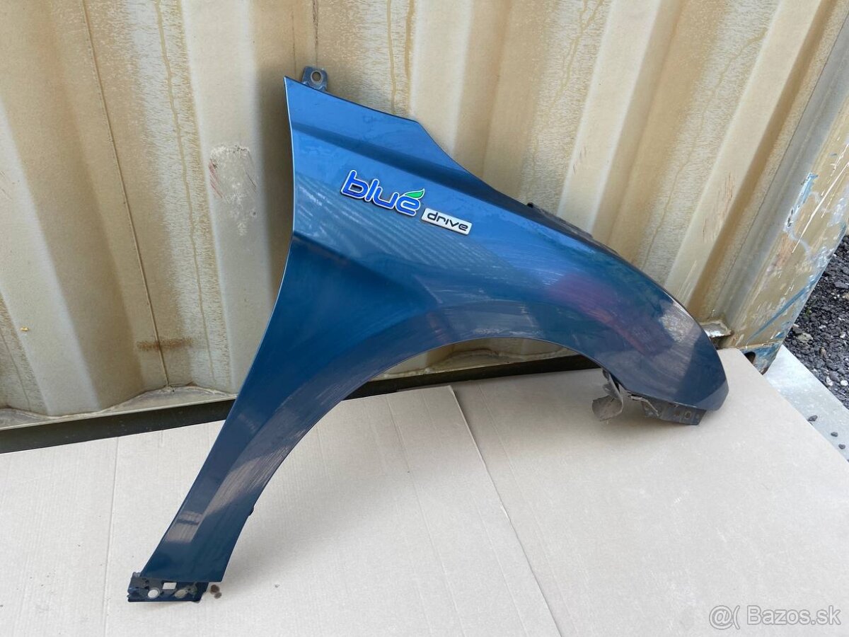 Predám predný pravý blatník - Hyundai i40 (2011-2019)