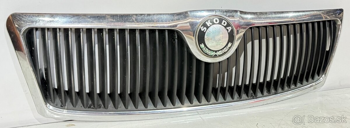 Škoda Octavia 2, pred-facelift, predná maska