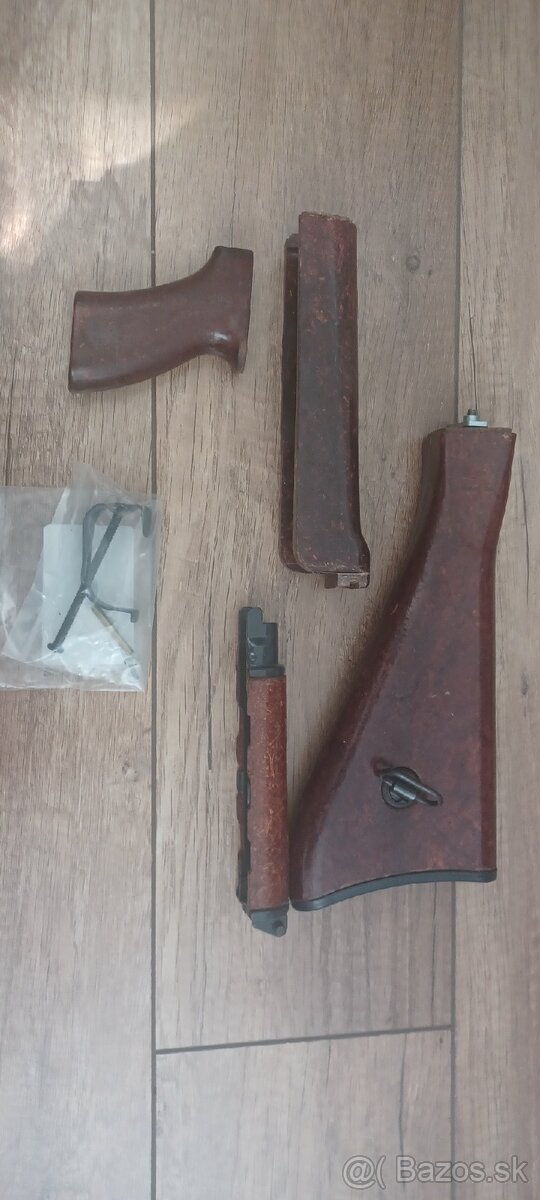 Drevená pažba na vz.58