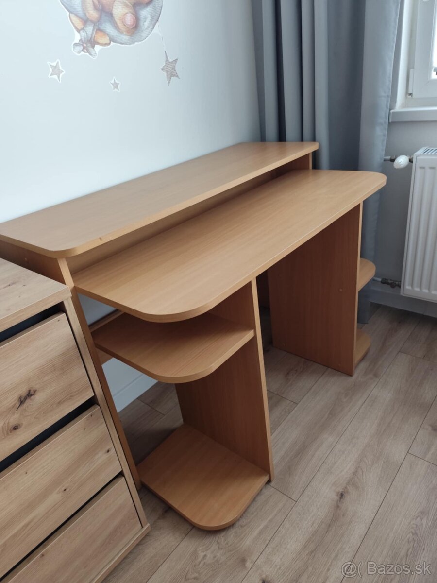 Predám počítačový/písací stôl