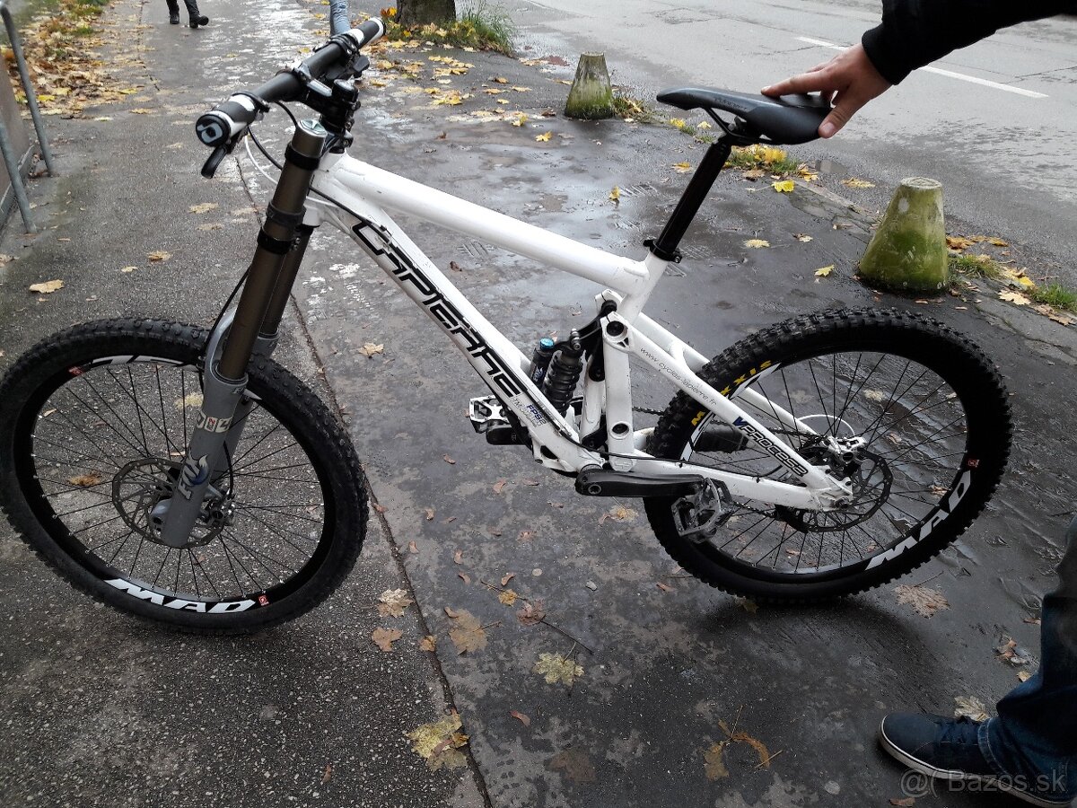 Lapierre DH-230