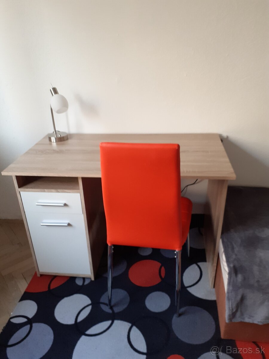 Hľadám jednu osobu do podnájmu - Staré Mesto