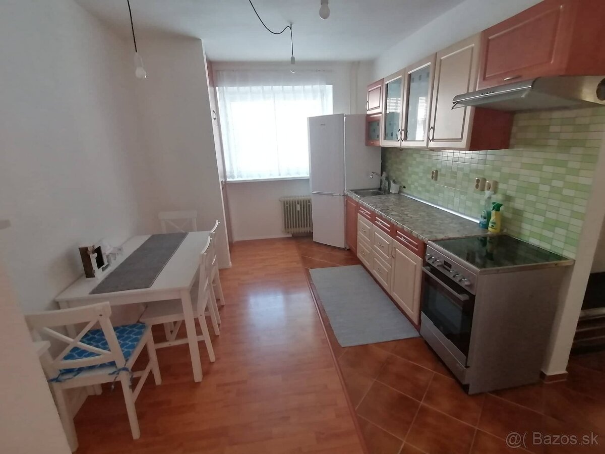 2-izb. byt s presklenou lodžiou - Martin - centrum -PRENÁJOM