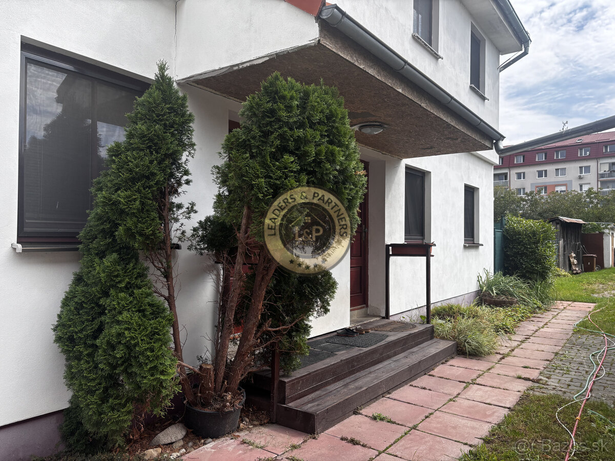 Rodinný dom s 2 bytovými jednotkami NA PREDAJ, VAJNORY